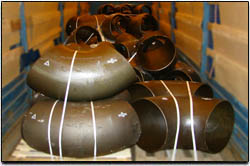 Для судоремонтного завода Невский завод ТРУБОДЕТАЛЬ произвел партию деталей трубопроводов диаметрами от 219 до 720 мм из сталей марок 20 и 09Г2С.