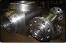 В адрес нефтегазовой компании Невский завод ТРУБОДЕТАЛЬ отгрузил тройники точёные из стали 15Х5М-У и фильтры сетчатые жидкостные из марки стали 09Г2С.